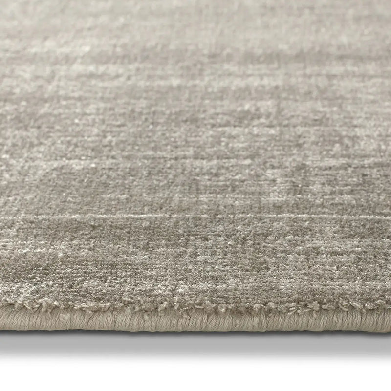 Jasmine Rug (Silver/Aluminum)
