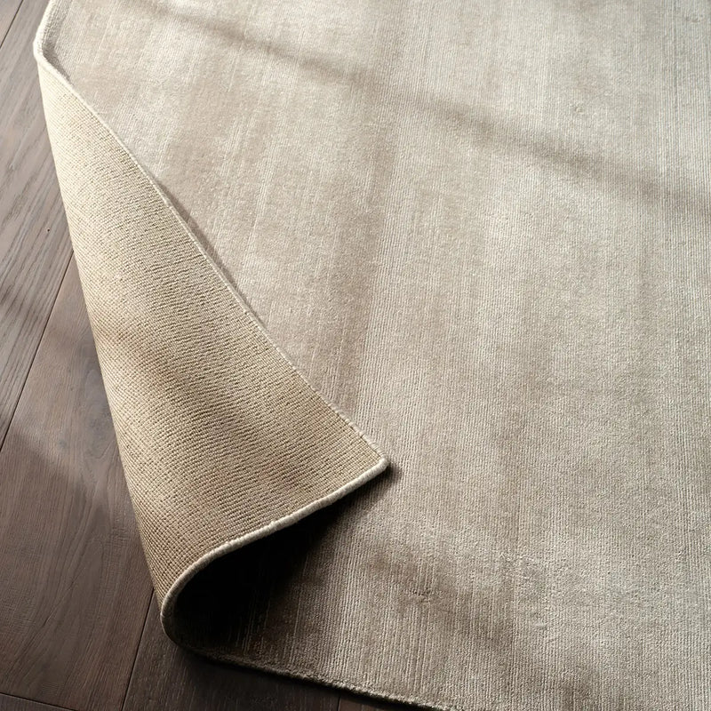 Jasmine Rug (Silver/Aluminum)