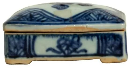Asian Blue and White Covered Rectangular Boxes, Vintage